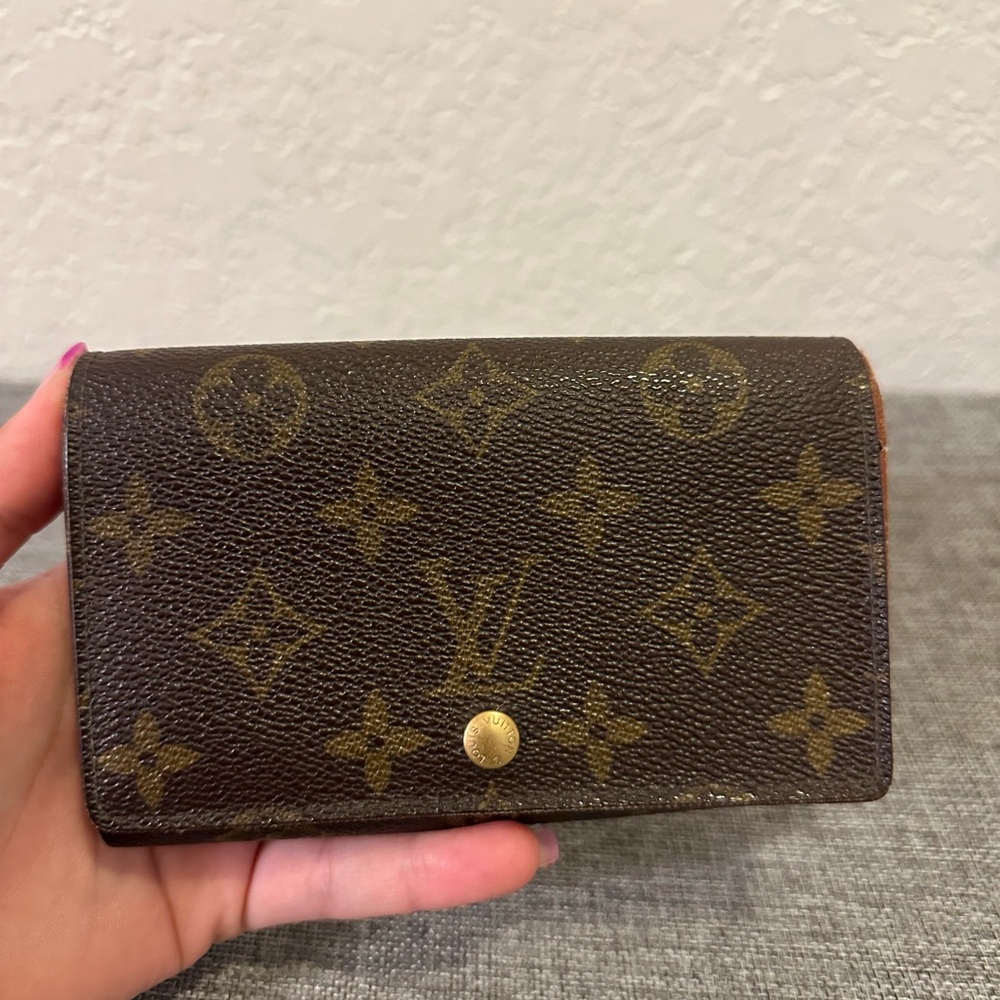 Vintage Y2K Louis Vuitton (LV) Tresor Monogram Wallet